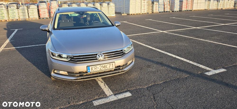 Volkswagen Passat - 2