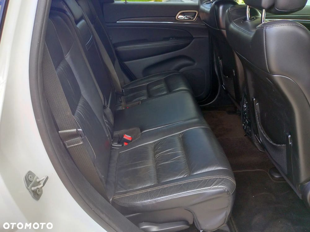 Jeep Grand Cherokee - 17