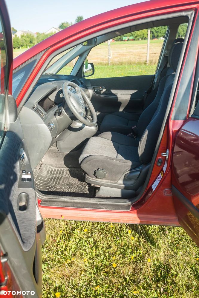 Toyota Corolla Verso 1.6 Terra - 8