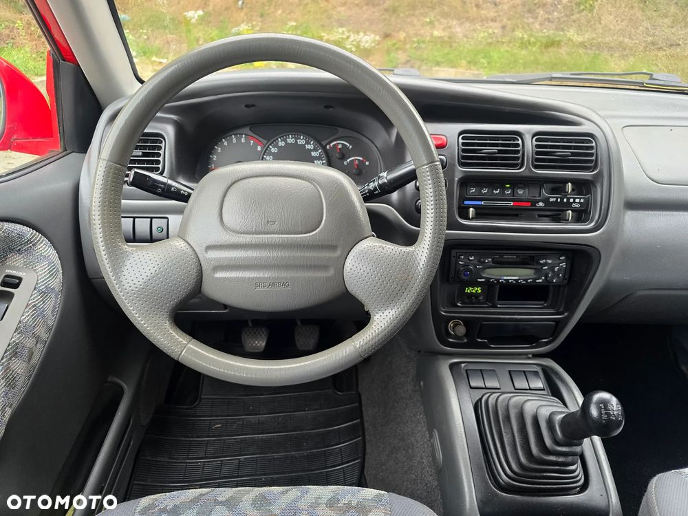 Suzuki Grand Vitara 2.0 - 10