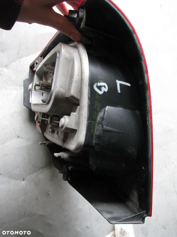 LAMPA LEWY TYŁ VW POLO IV 6Q6945257A - 4