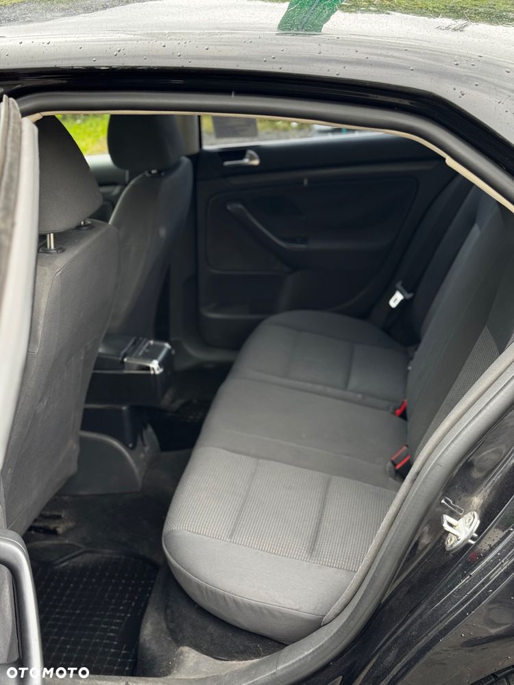 Volkswagen Jetta 1.6 Comfortline - 10