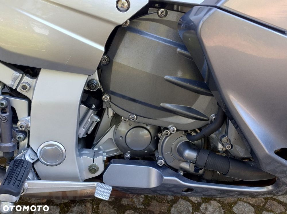 Yamaha FJR - 13