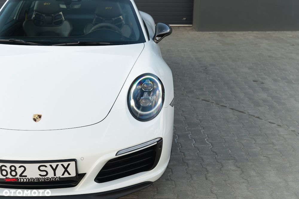 Porsche 911 Carrera T - 6