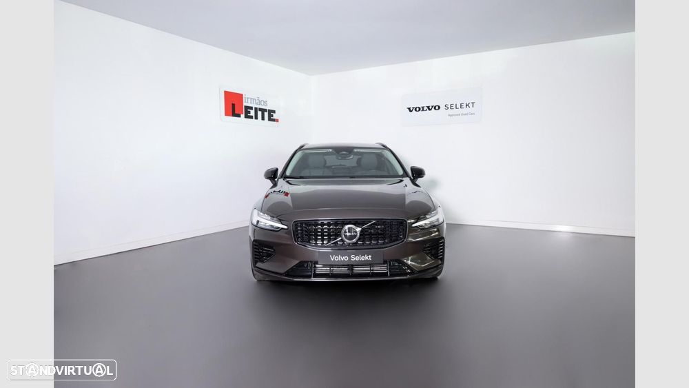 Volvo V60 2.0 T6 AWD TE Plus Dark — fotografia 2