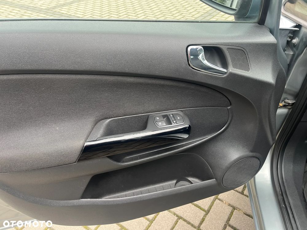 Opel Corsa 1.2 16V Cosmo - 14