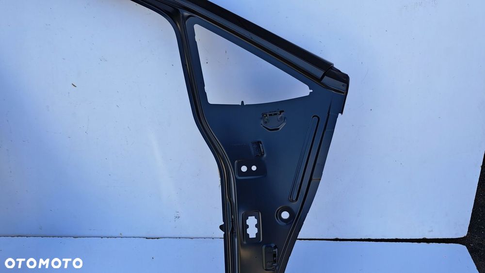 Próg słupek poszycie prawe VW Touran 5TA - 3