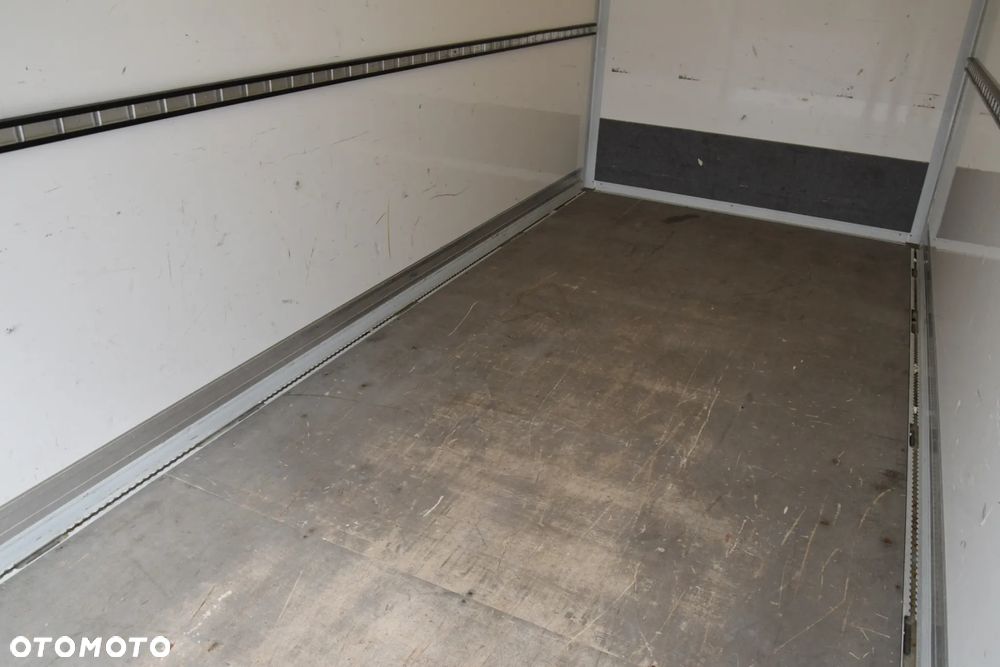 Iveco DAILY 35S14 / 2.3 - 140 KM / AUTIOMAT HI-MATIC / 3 OSOBY / DO 3,5 TONY / KONTENER / DOSTAWCZE / WINDA PALFINGER / KLIMA / TEMPOMAT / 2022 / SERWISOWANY / SPROWADZONY Z NIEMIEC - 21