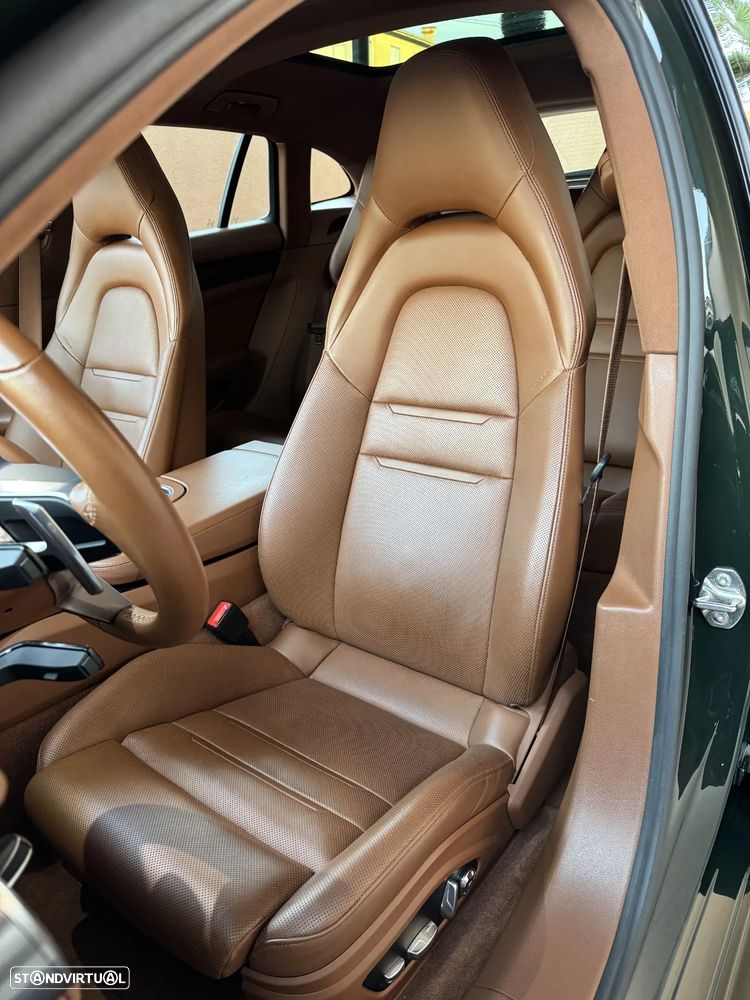 Porsche Panamera Sport Turismo 4 E-Hybrid - 17