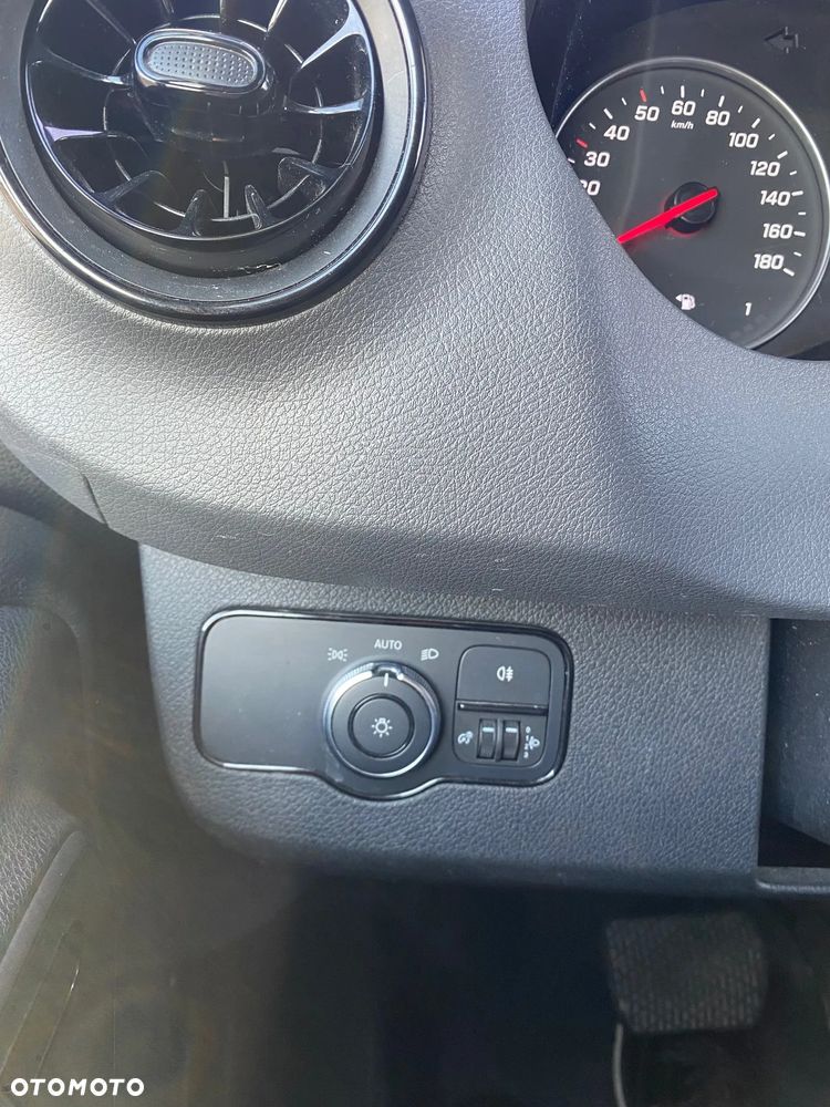 Mercedes-Benz Sprinter - 12