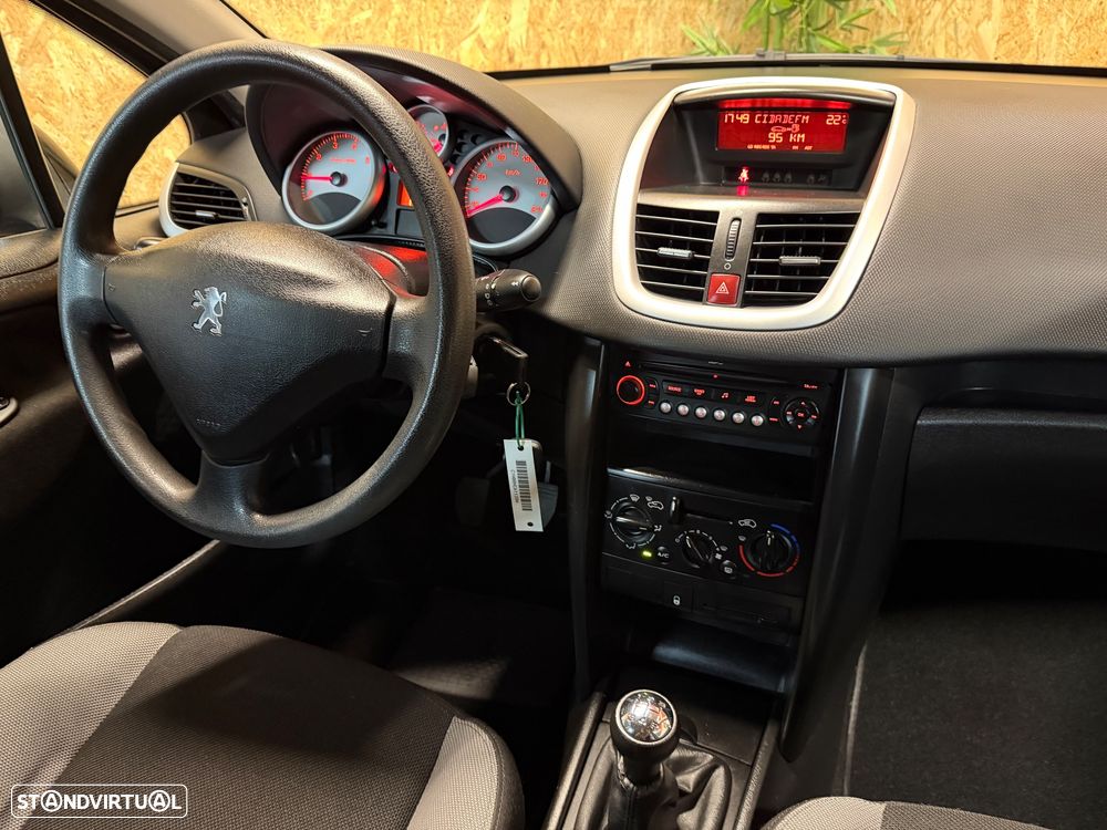 Peugeot 207 1.4 16V Active - 17