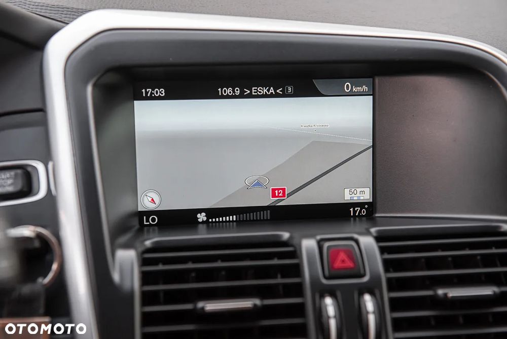 Volvo XC 60 D4 Geartronic Summum - 19