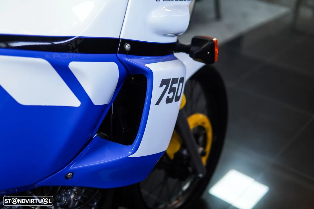 Yamaha XT750Z Super Tenere - 29