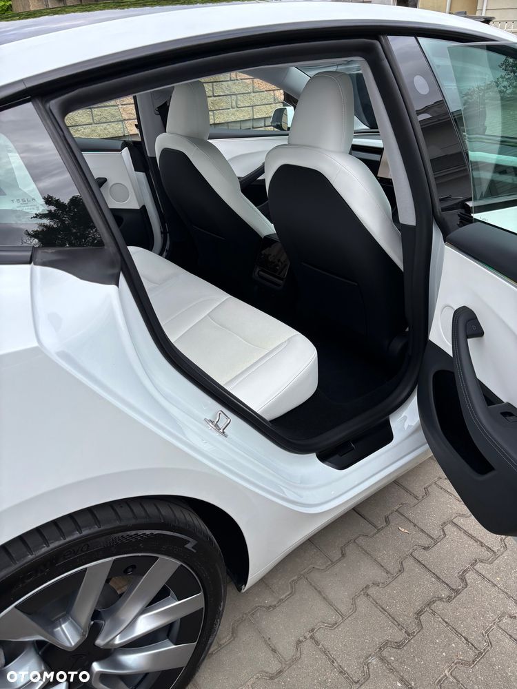 Tesla Model 3 - 14