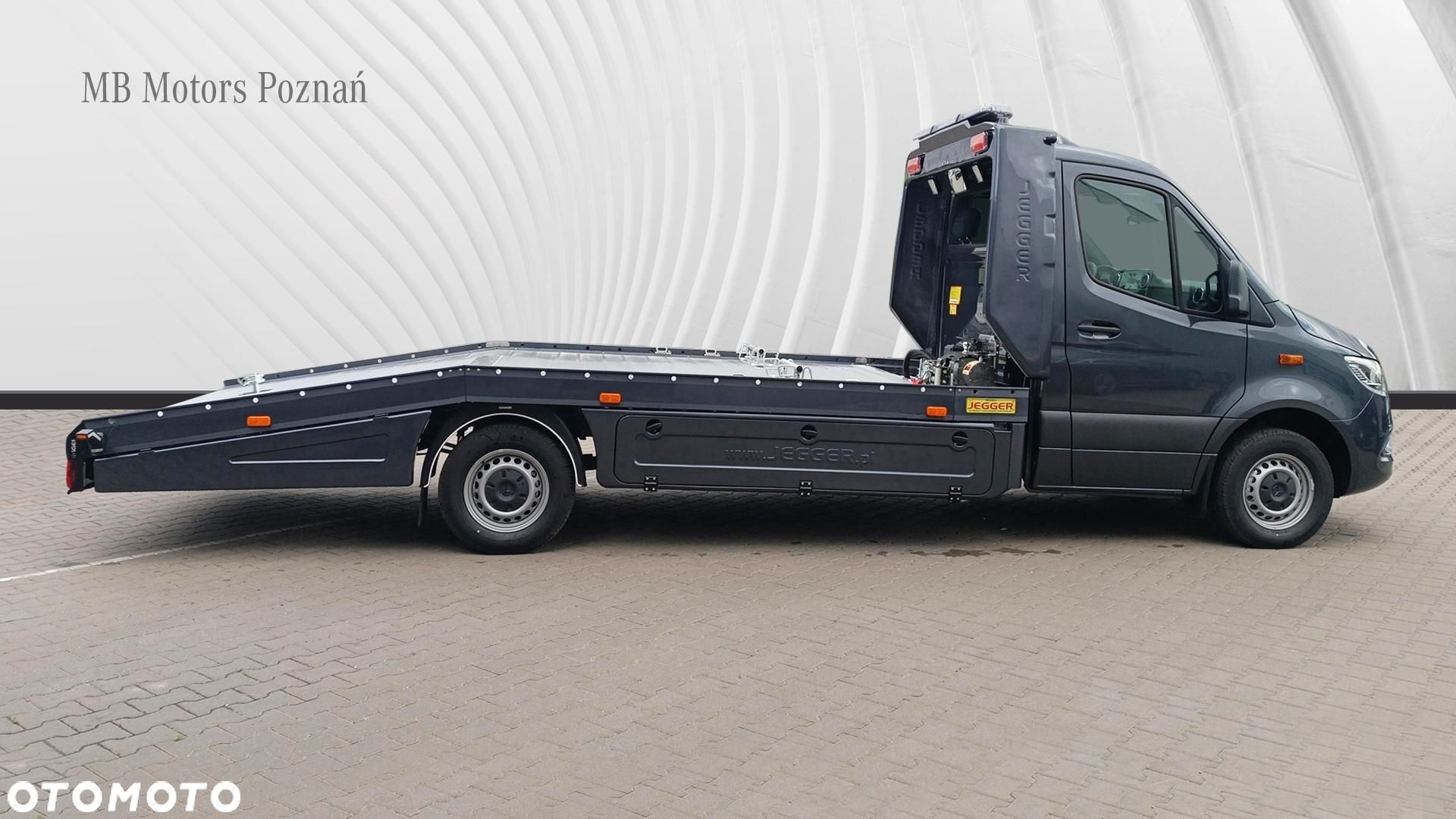 Mercedes-Benz Sprinter - 4