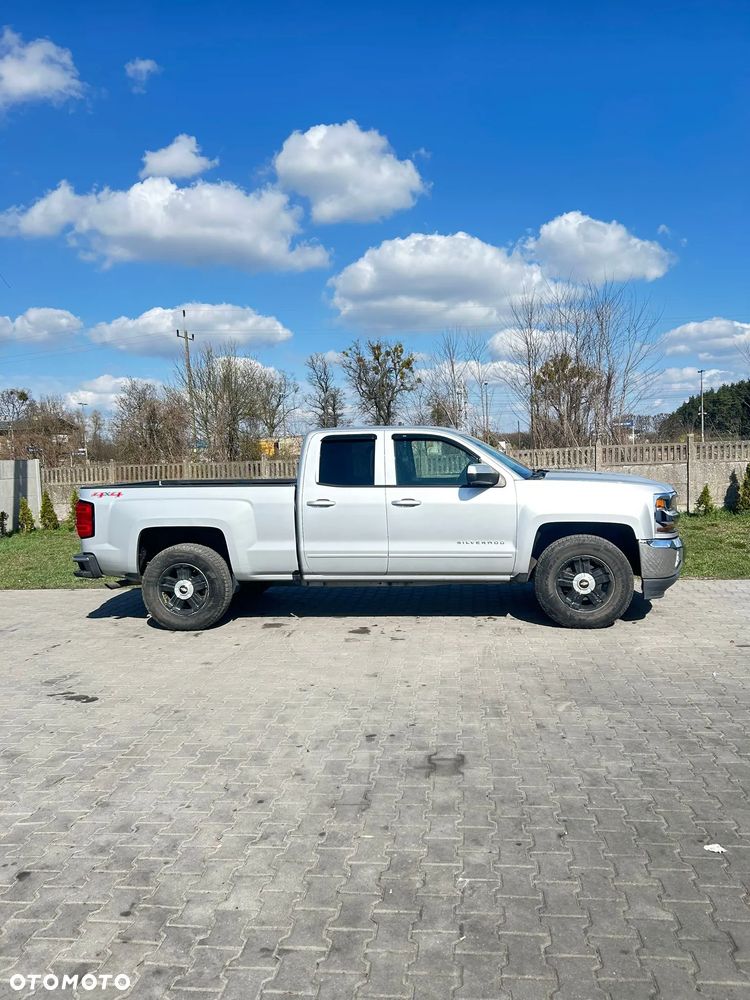 Chevrolet Silverado - 1