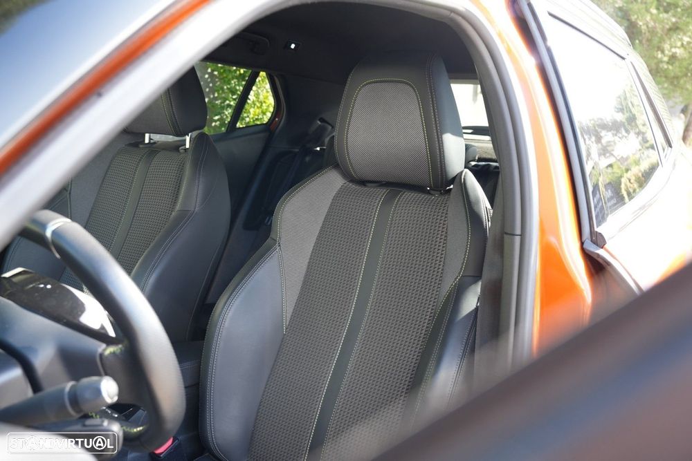 Peugeot 2008 1.2 PureTech GT Line - 27