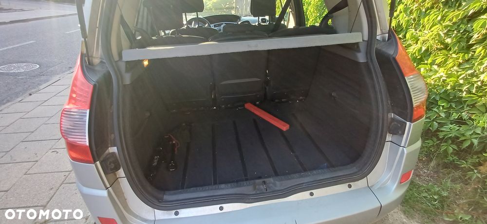 Renault Scenic - 12