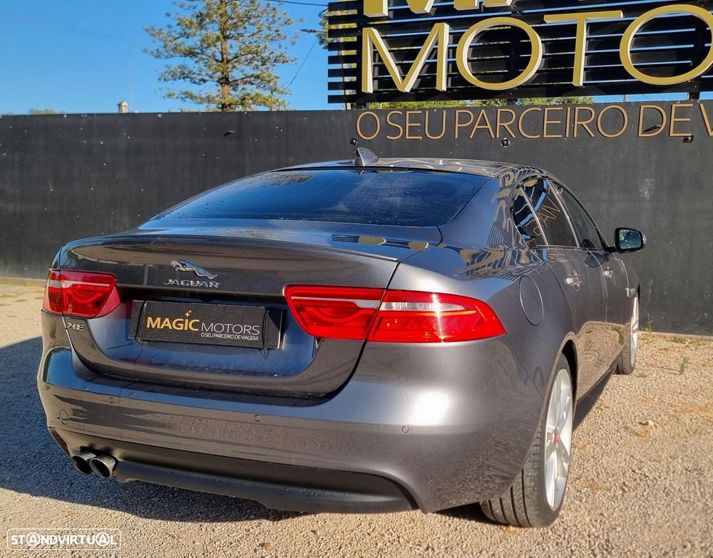 Jaguar XE 2.0 D R-Sport AWD Aut. - 19