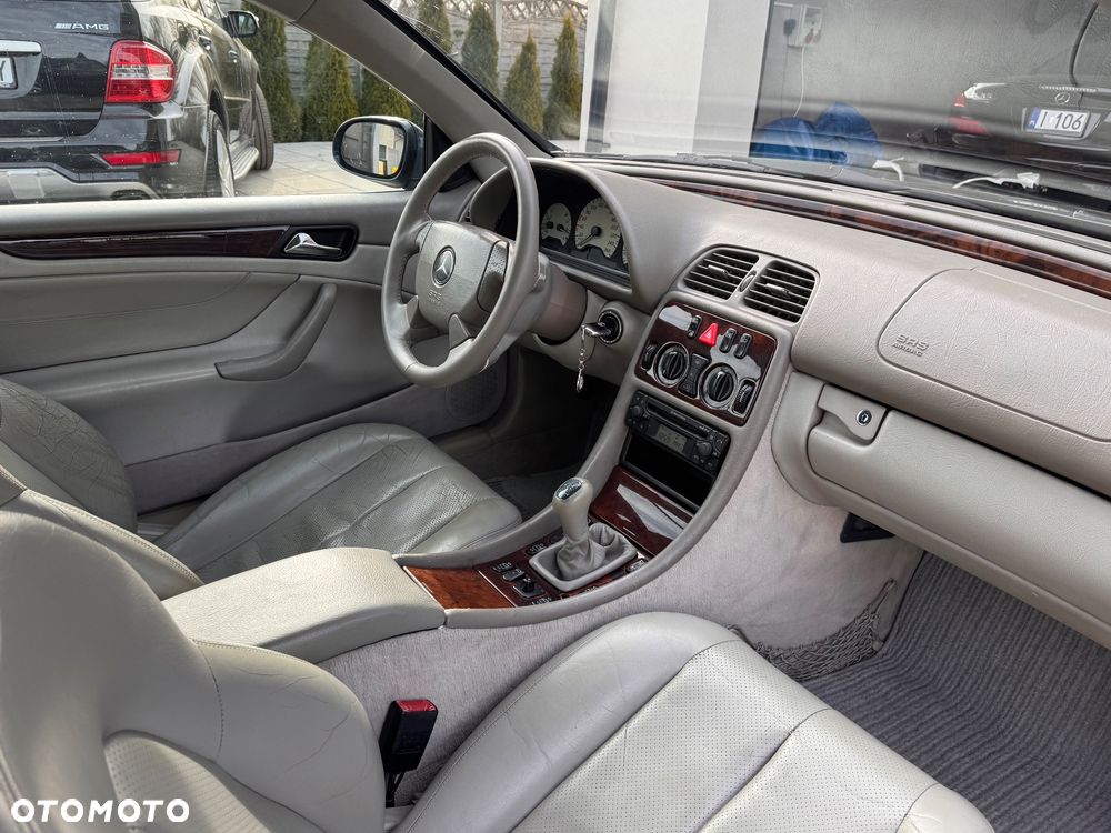 Mercedes-Benz CLK - 18