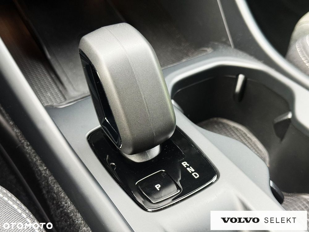 Volvo XC 40 - 22