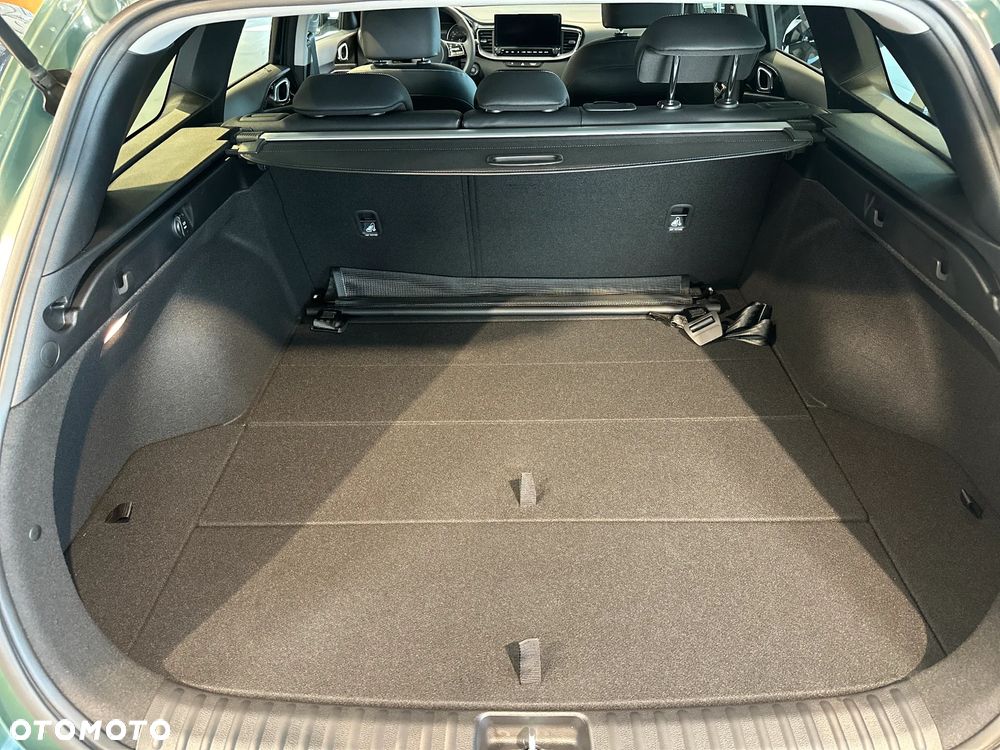 Kia Ceed - 8