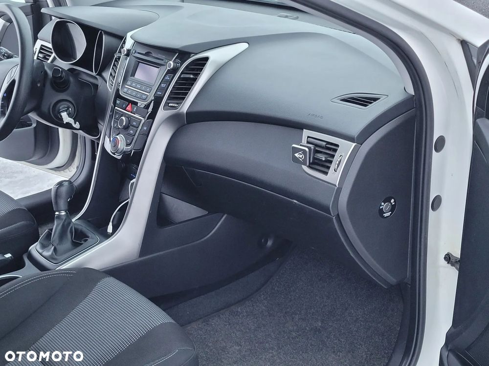 Hyundai i30 1.4 CRDi Advantage - 13