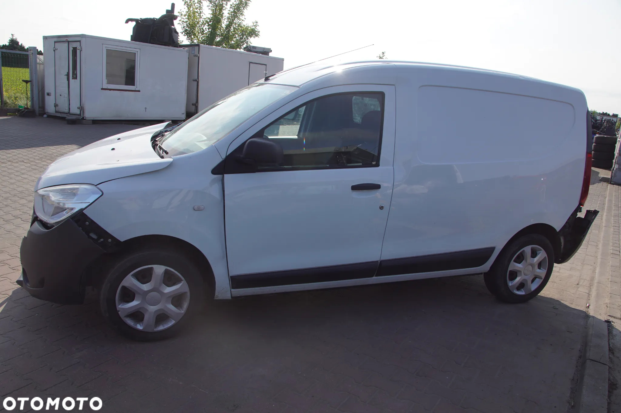 Auto na części - Dacia Dokker Lift 1.6 SCE 102 KM H4M740 JR5050 OV369 2017R Drzwi Lampy Lusterka Szyby Felgi - 4