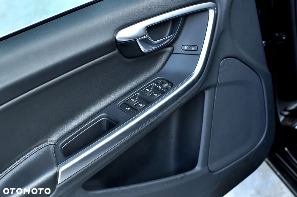 Volvo V60 D4 Geartronic Summum - 22