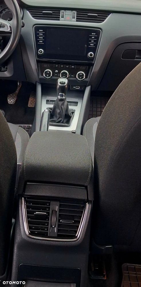 Skoda Octavia 1.6 TDI SCR Ambition - 19