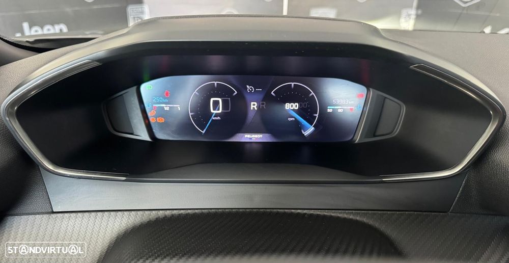Peugeot 2008 1.2 PureTech Allure EAT8 - 17