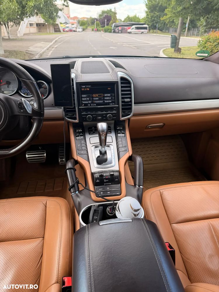 Porsche Cayenne - 5