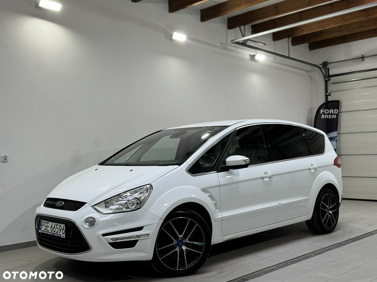 Ford S-Max - 13