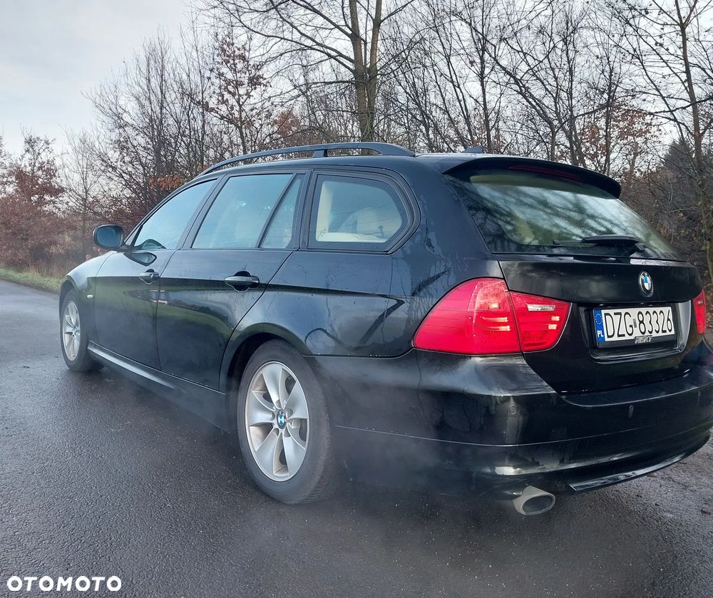 BMW Seria 3 320i - 4