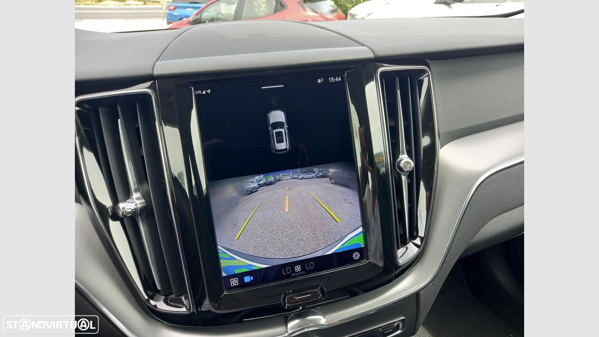 Volvo XC 60 2.0 B4 Momentum Plus - 15