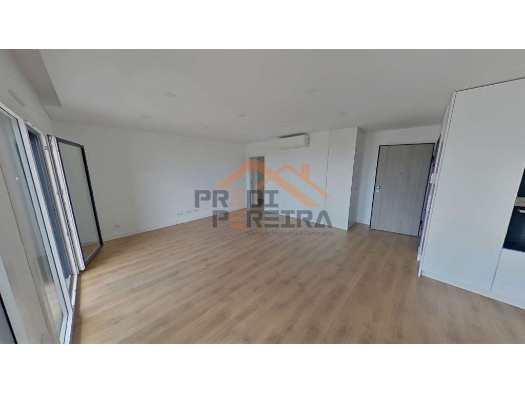 Apartamento T3, localizado em Santo António dos Cavaleiros. - Grande imagem: 5/30