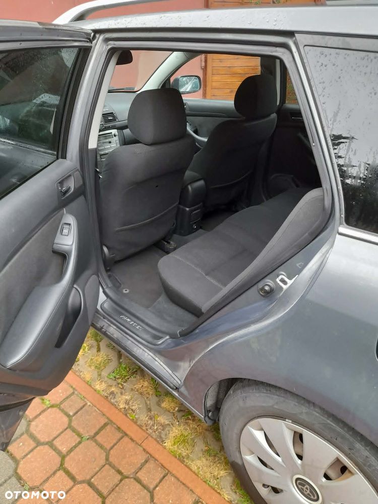 Toyota Avensis 2.0 D-4D Sol - 5