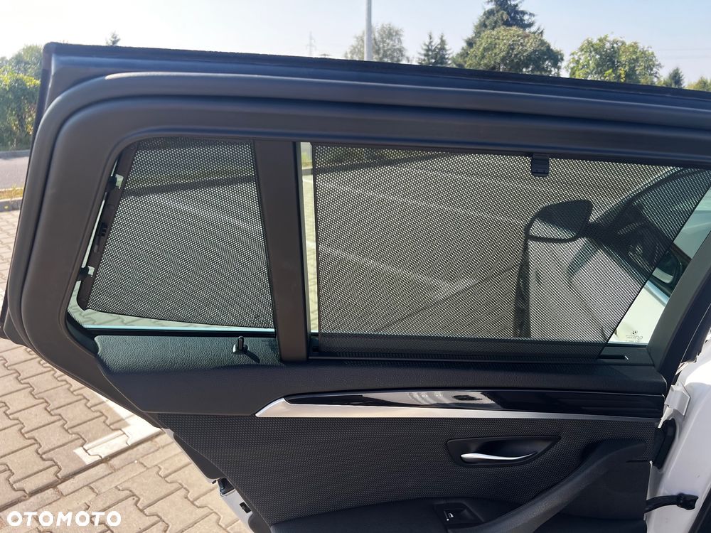 BMW Seria 5 520d - 14
