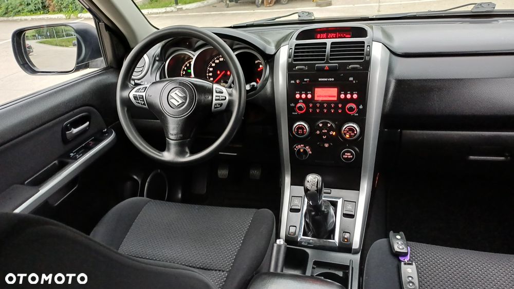 Suzuki Grand Vitara 2.0 Comfort - 22