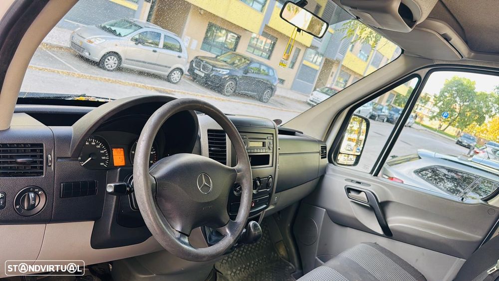 Mercedes-Benz Sprinter - 2