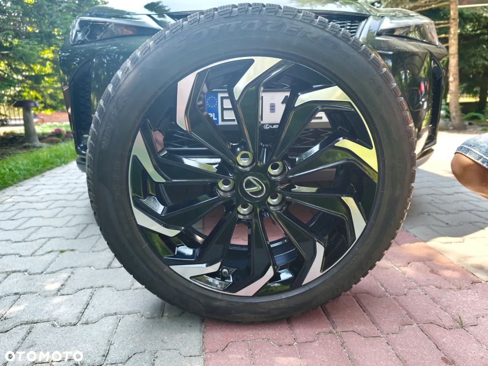 Lexus UX - 29