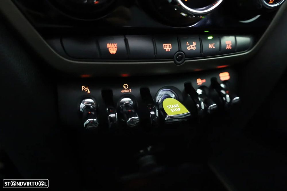 MINI Countryman Cooper SE ALL4 Auto - 38