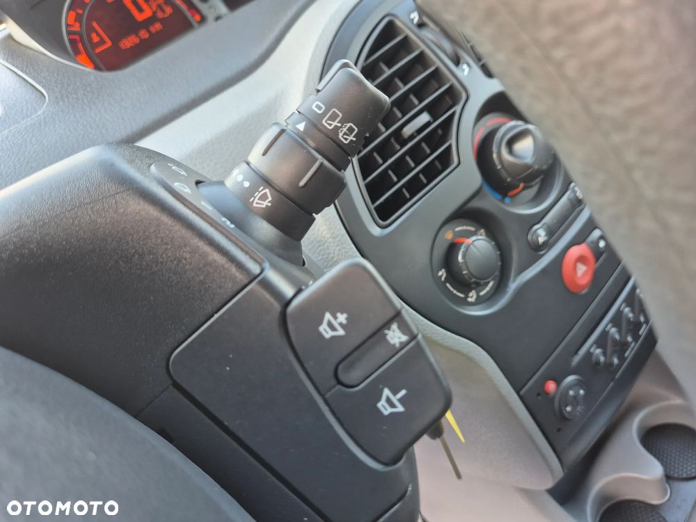 Renault Modus 1.2 16V Yahoo - 36