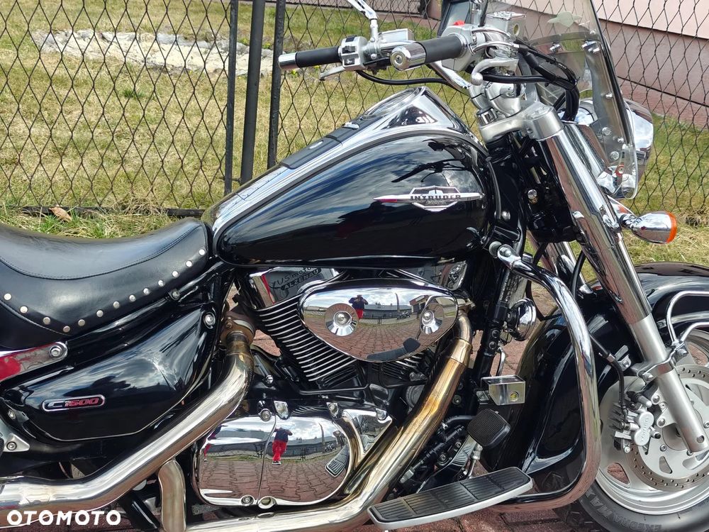 Suzuki Intruder - 12