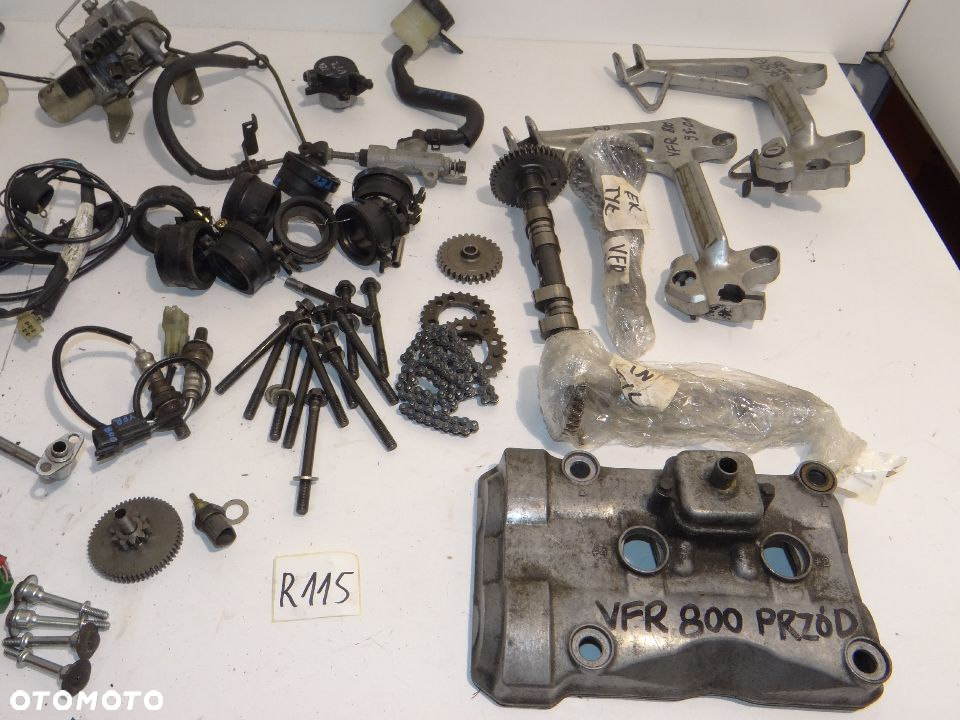 VFR 800 VTEC przekaźnii czujnik cewkofajka wałek rozrządu pokrywa krociec koło magnesowe R115 - 8