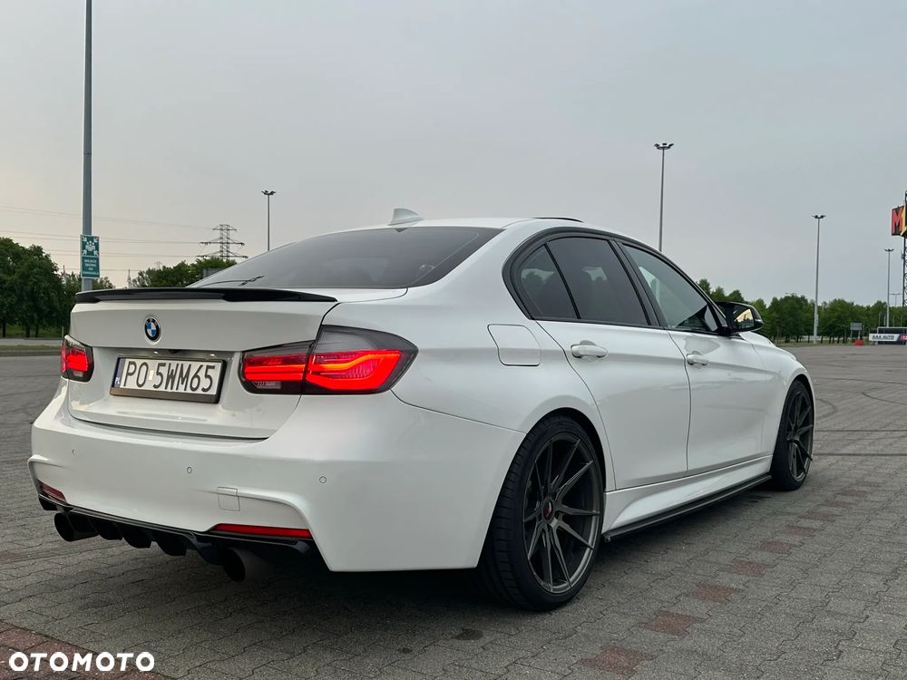 BMW Seria 3 330i xDrive Edition M Sport Shadow - 2