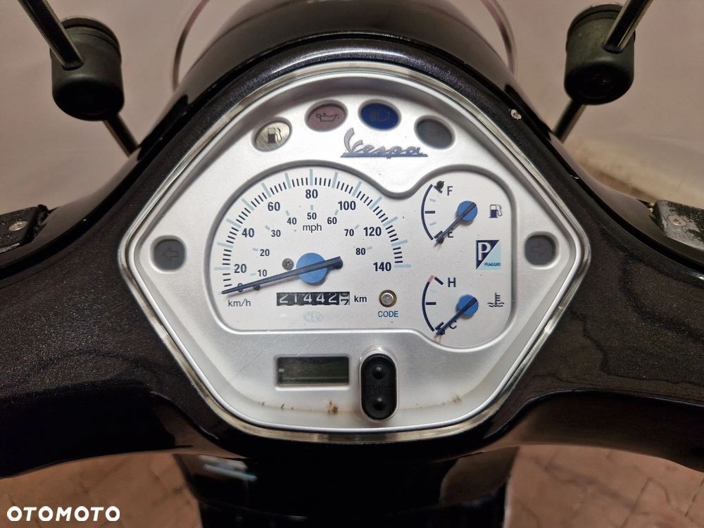 Piaggio Vespa - 7