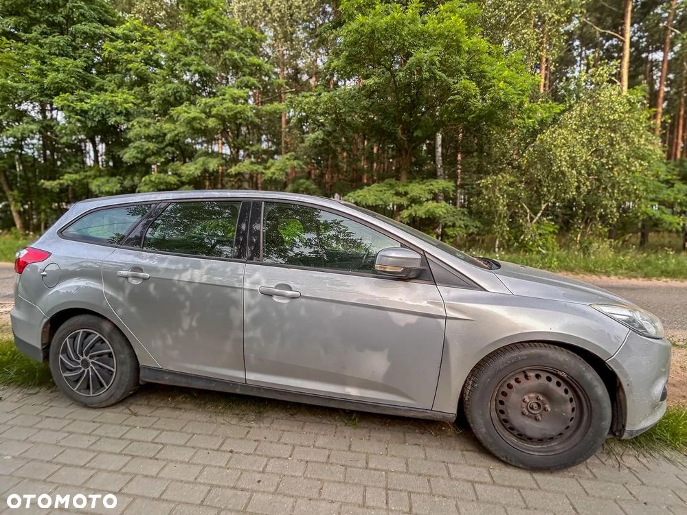 Ford Focus 1.6 TDCi Ambiente - 4