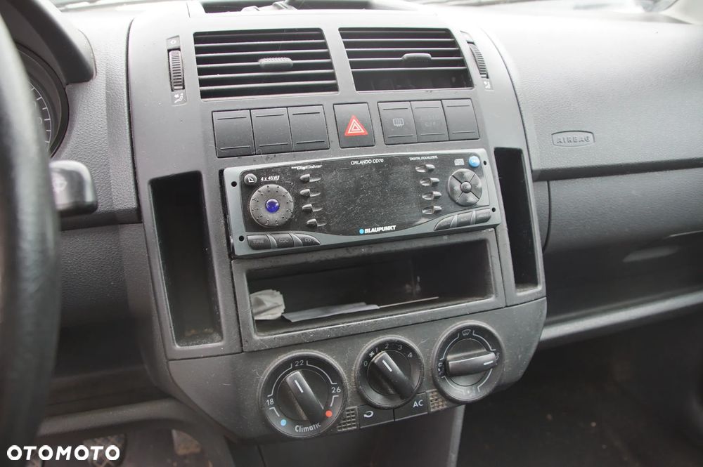 Auto na części - Volkswagen Polo IV 9N 1.2 6V 54 KM AWY GER L041 2002R Silnik Skrzynia Klapa Maska Błotnik Drzwi Szyba Sterownik Moduł Licznik Deska Kokpit Kierownica - 12