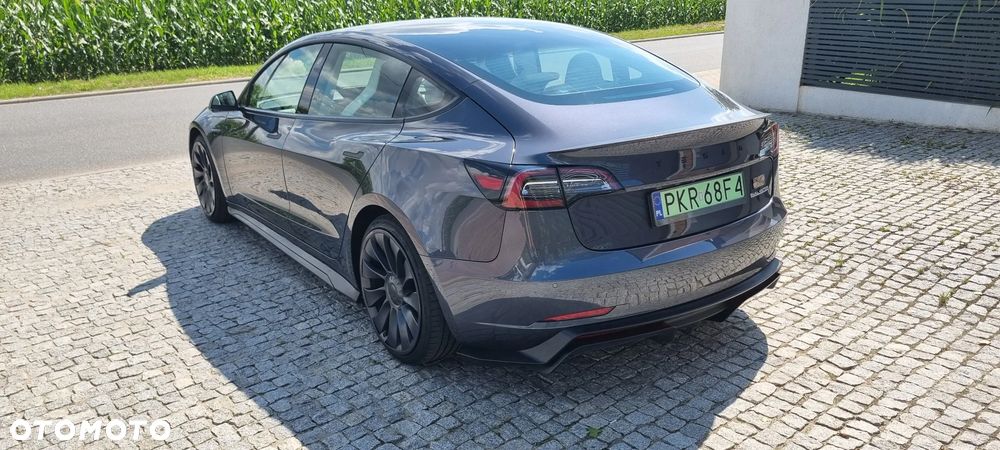 Tesla Model 3 - 4